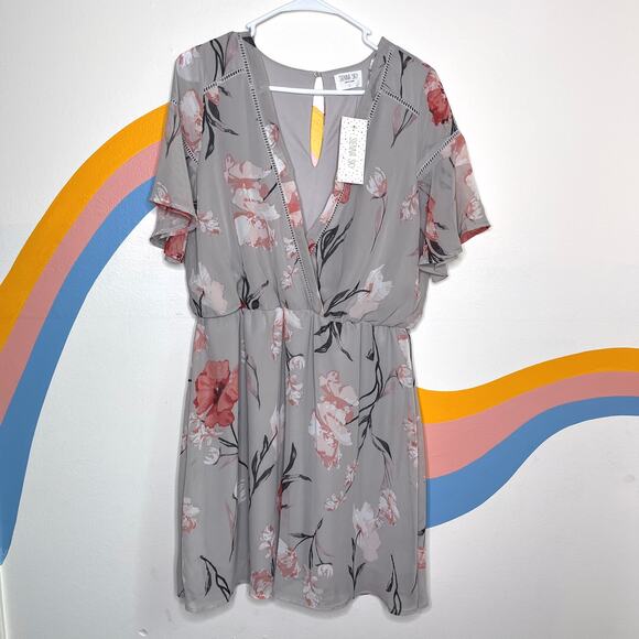 Sienna Sky Floral Dress Large V Neck Blouson Mini Gray Flutter Sleeve Women NWT - Picture 1 of 7